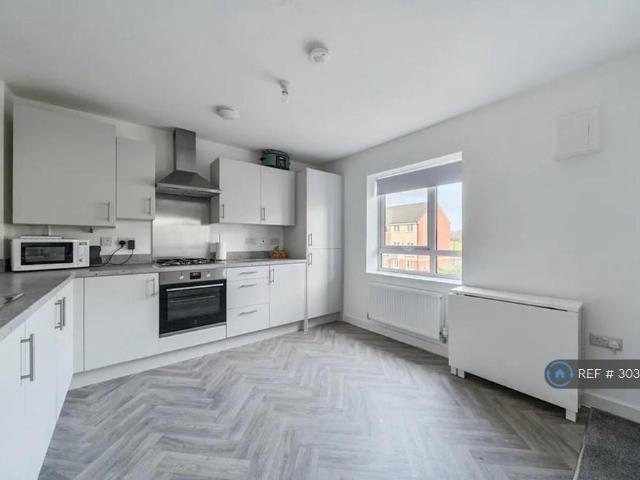 Homington Avenue, Swindon, SN3 2 bed flat to rent £1,275 pcm £294 pw