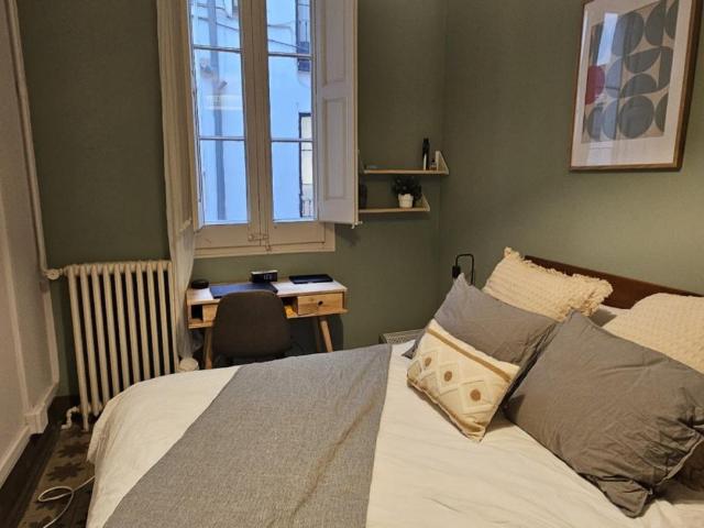 Homnely double bedroom in Dreta de l'Eixample