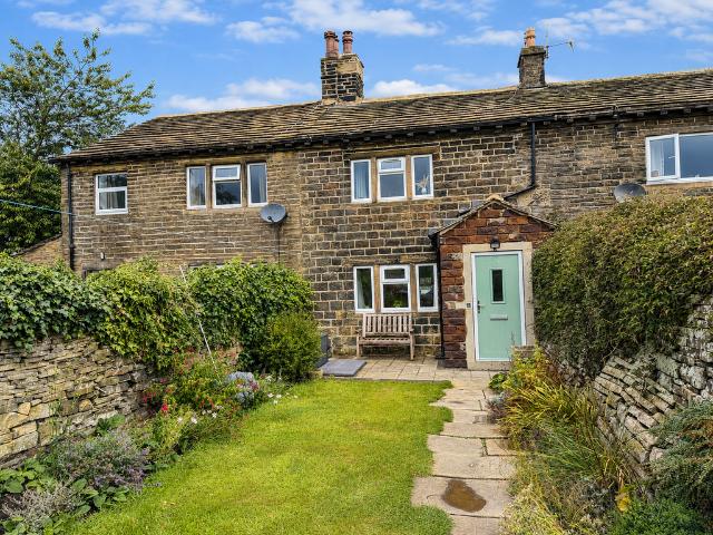 Honey Pot Farm Honey Pot, Wilsden. 2 bed terraced house to rent £995 pcm £230 pw
