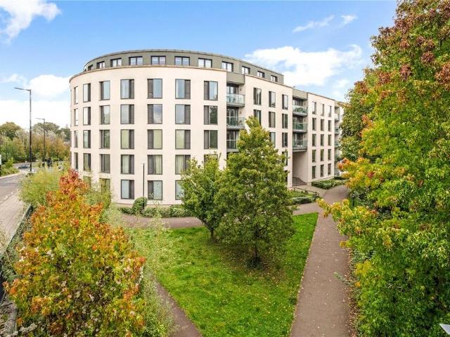 Honeybourne Way, Cheltenham. 2 bed apartment to rent £1,250 pcm £288 pw