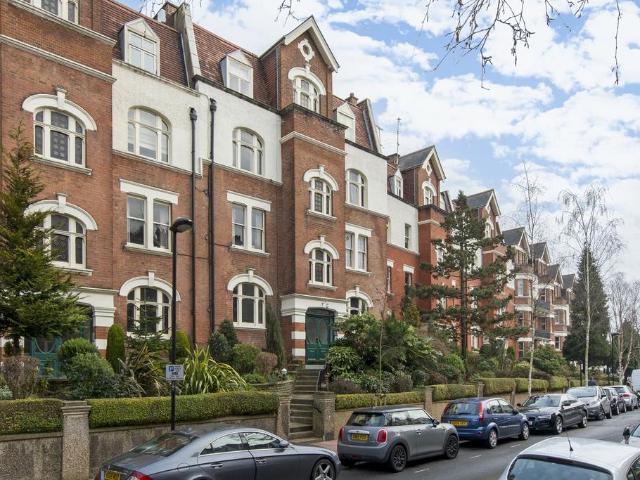 Honeybourne Road, West Hampstead NW6 2 bed apartment to rent £2,700 pcm £623 pw