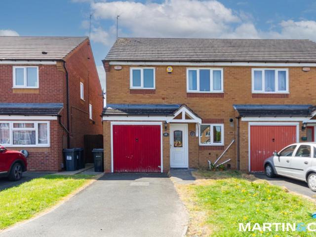 Honeycomb Way, Turves Green, B31 1RA, United Kingdom | 3 bed duplex for rent #138596018 | Rentberry