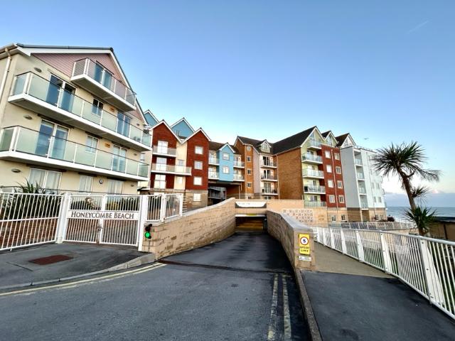 Honeycombe Beach, Honeycombe Chine BH5, 2 bed flat to rent, £1,350 pcm | PrimeLocation