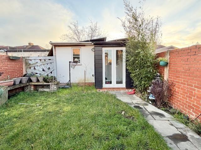 Honeypot Lane, Stanmore HA7, 1 bed flat to rent, £1,350 pcm | PrimeLocation