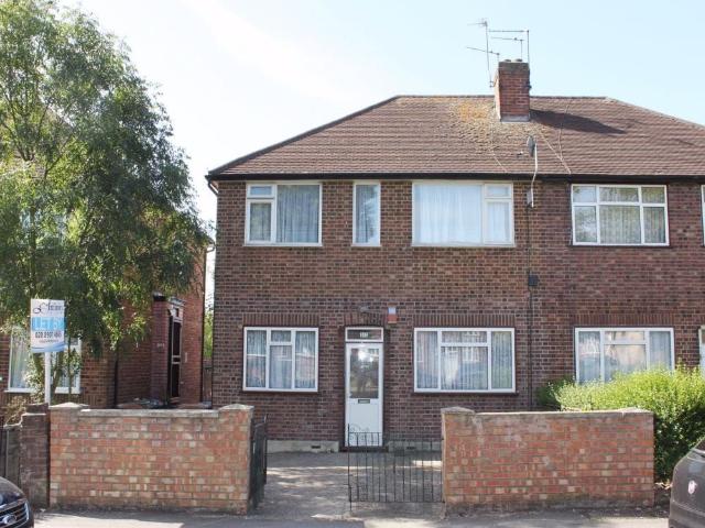 Honeypot Lane, Stanmore HA7, 2 bed flat to rent, £1,975 pcm | PrimeLocation