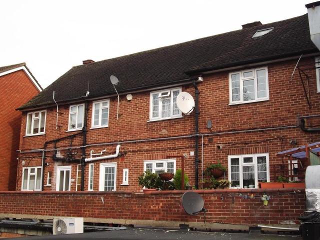 Honeypot Lane, Stanmore 1 bed apartment to rent £1,450 pcm £335 pw