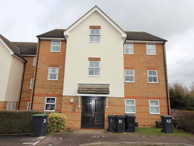 Honeysuckle Close, Biggleswade, SG18 2 bed flat to rent £1,050 pcm £242 pw