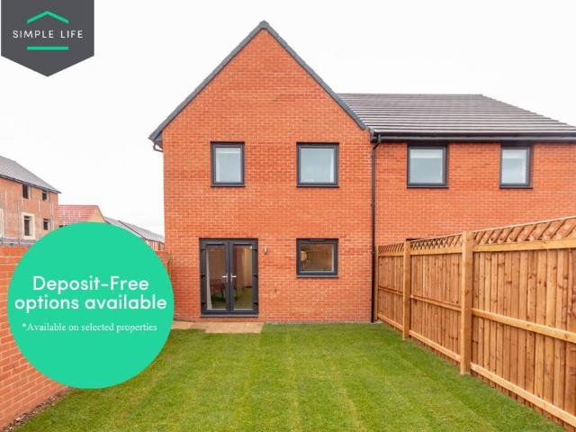 Honeysuckle Gardens, Redcar, TS10 3 bed semi detached house to rent £980 pcm £226 pw