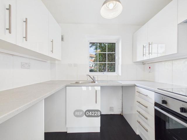 Honingham Close, Nottingham NG5, 2 bed terraced house to rent, £850 pcm | PrimeLocation