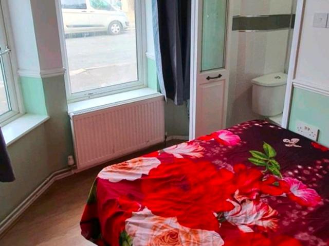 Honiton Road, Romford RM7 1 bed in a house share to rent £950 pcm £219 pw