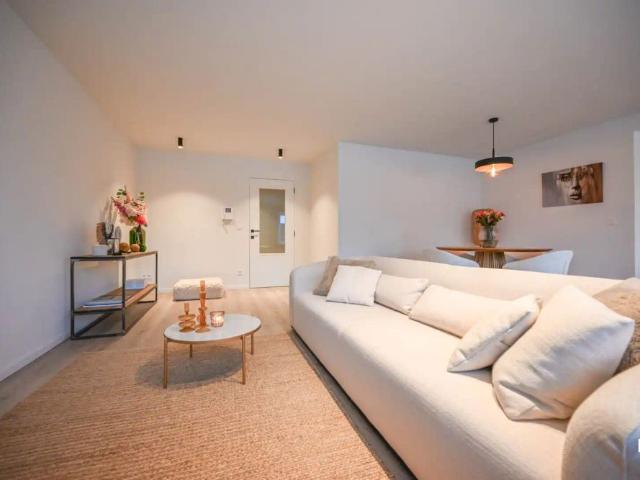 Hoogwaardig afgewerkt appartement in hartje Ingelmunster