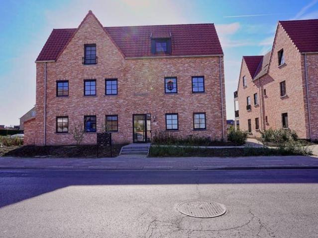 Hoogwaardig afgewerkt lichtrijk nieuwbouwappartement te B.