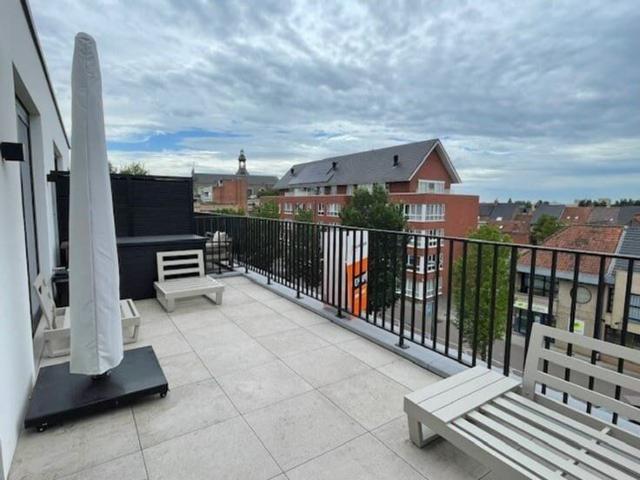 Hoogwaardig afgewerkt nieuwbouwappartement met ruim terras