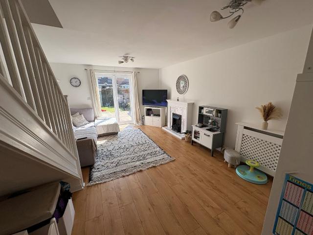 Hook Close, Beeston, Nottingham NG9, 2 bed terraced house to rent, £1,200 pcm | PrimeLocation