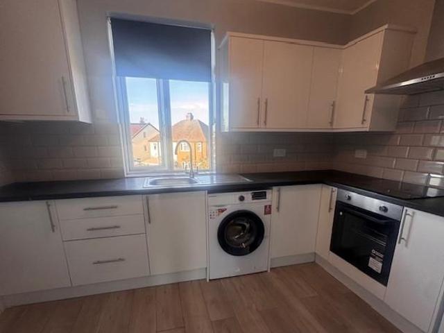 Hook Rise North, Surbiton, Kingston KT6, 4 bed flat to rent, £2,700 pcm | PrimeLocation