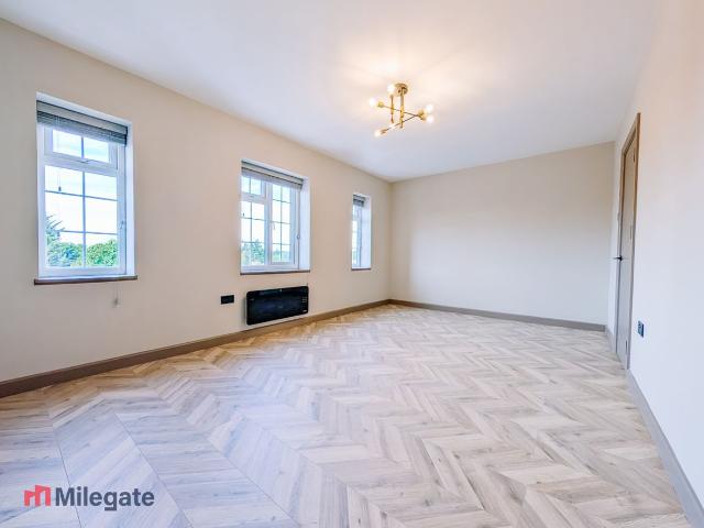 Hook Road, Chessington KT9, 4 bed flat to rent, £2,445 pcm | PrimeLocation
