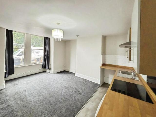 Hookstone Road, Harrogate, HG2 8BT 2 bed apartment to rent £1,000 pcm £231 pw