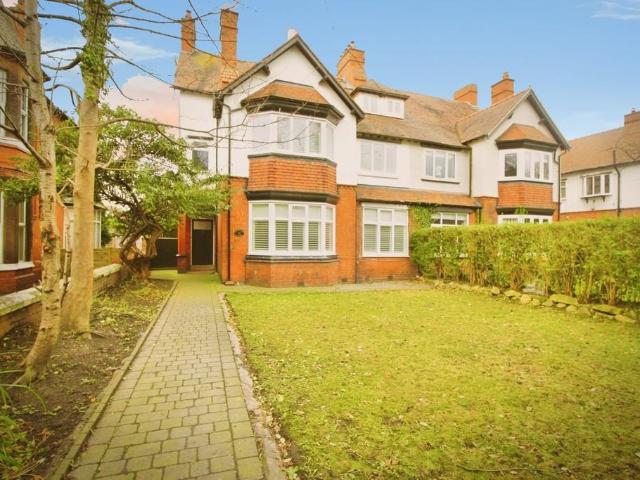 Hoole Road, Chester CH2 7 bed semi detached house to rent £2,750 pcm £635 pw