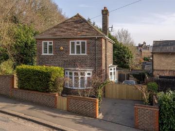 Hooley Lane, Redhill, Surrey RH1, 3 bed detached house to rent, £2,100 pcm | PrimeLocation