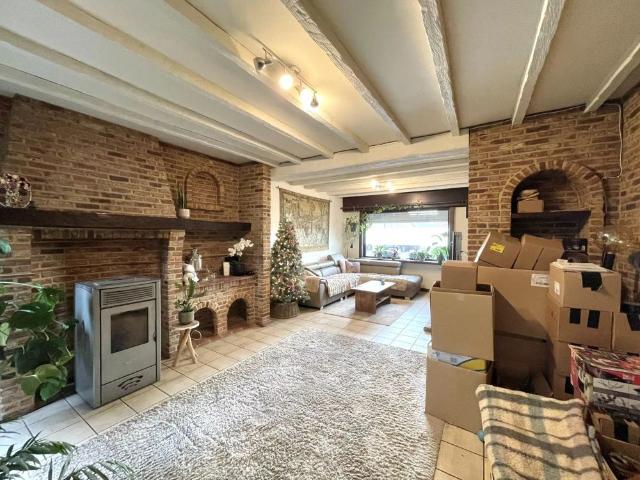 HOB |2 SLAAPKAMERS |TUIN | CARPORT | 515 m²