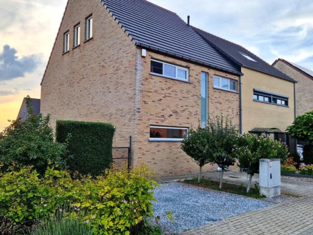 HOB met 3 slaapkamers, tuin en ruime zolder te Oetingen Huis at Kervijnstraat 38, 1755 Gooik