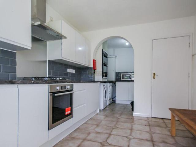 Hobart Croft, Birmingham B7 5 bed terraced house to rent £607 pcm £140 pw
