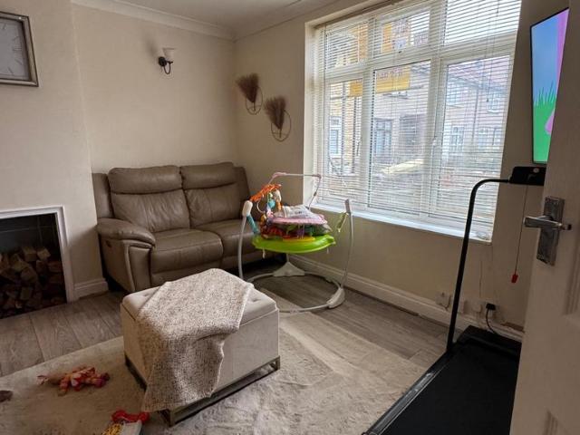 Hobart Road, Dagenham RM9 2 bed terraced house to rent £1,900 pcm £438 pw