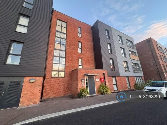 Hobbs Way, Gloucester, GL2 2 bed flat to rent £1,395 pcm £322 pw