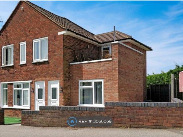 Hobbs Hill Road, Hemel Hempstead HP3, 2 bed maisonette to rent, £1,600 pcm | PrimeLocation