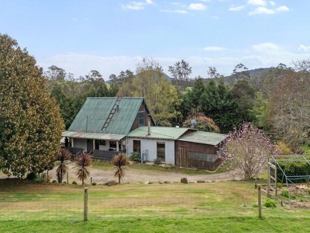 Hobby Farm & Lifestyle Property on 9.79Ha 24.19 Acres