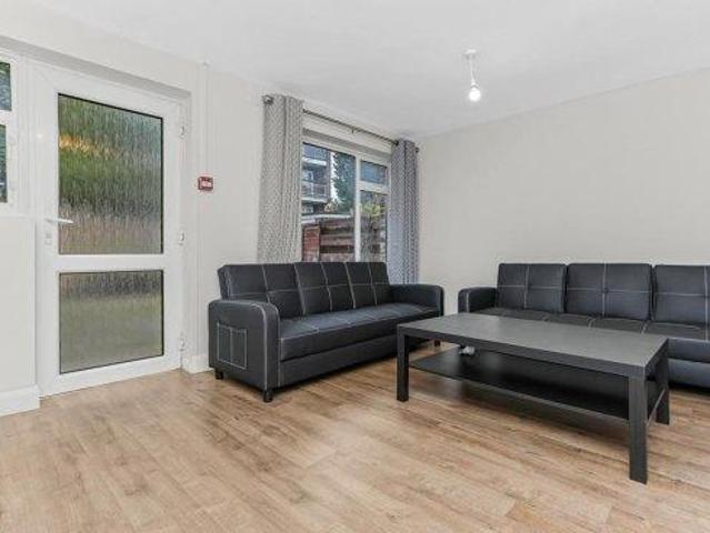 Hobill Walk, London, KT5 8SQ, United Kingdom | Room for rent #131496109 | Rentberry
