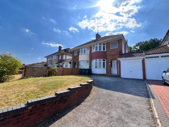 Hobs Moat Road, SOLIHULL, West. 3 bed semi detached house to rent £1,395 pcm £322 pw