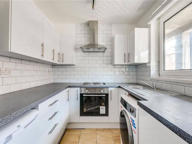Hobsons Place, Spitalfields, London E1, 1 bed flat to rent, £1,950 pcm | PrimeLocation