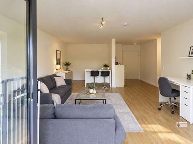 Hoch moderne EG Wohnung Neubau 1. Juli 2026 + Rollläden + Stellplatz ohne Küche mit Gartenteil