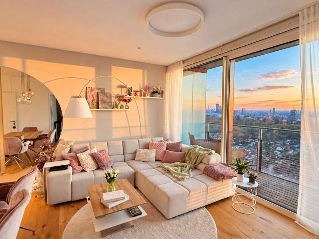Hoch Modernes 2 Zimmer Highlight in 1030 Wien, Triiiple Tower, 26. Etage mit Balkon & Garage optional ! Pool, Concierge
