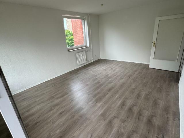 Hoch oben wohnen: 2 Zimmer Apartment mit Balkon