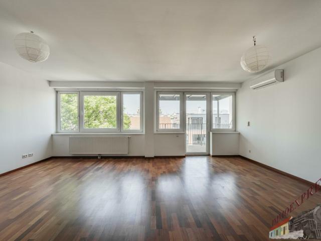Hoch Exklusiv und Moderne 4 Zimmer Wohnung klimatisiert im 7.Liftstock, nähe Karlskirche, Schwarzenbergplatz + 10 m² Balkon + Garage
