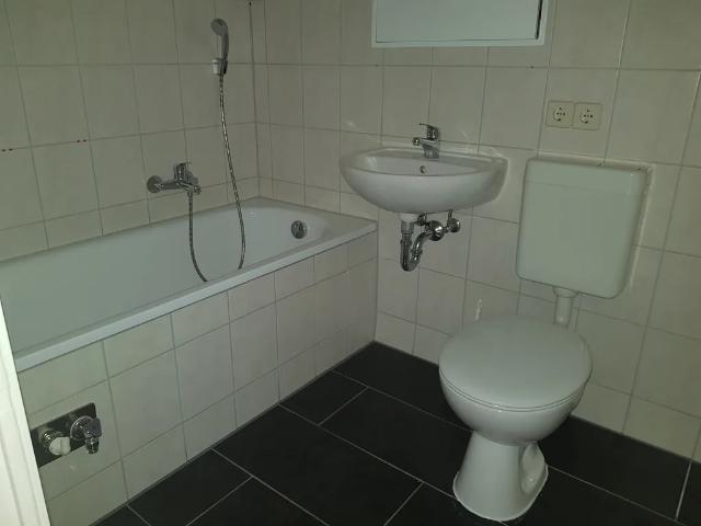 Hoch hinaus: 3 Raumwohnung mit Balkon im 10. Stock