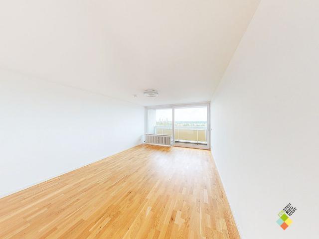 Hoch hinaus wohnen: Attraktives Single Apartment mit Einbauküche