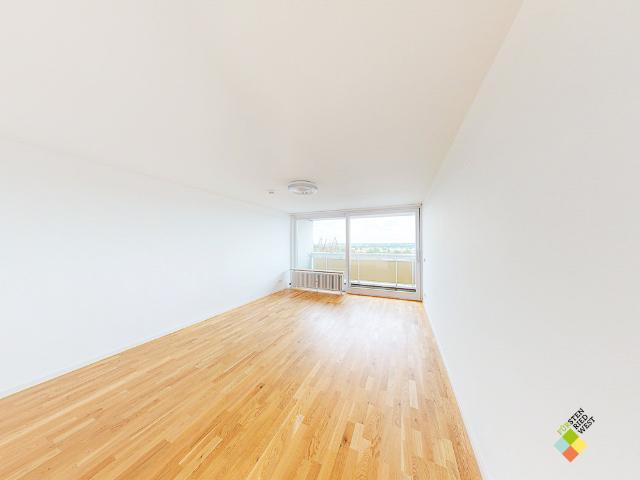Hoch hinaus wohnen: Attraktives Single Apartment mit Einbauküche