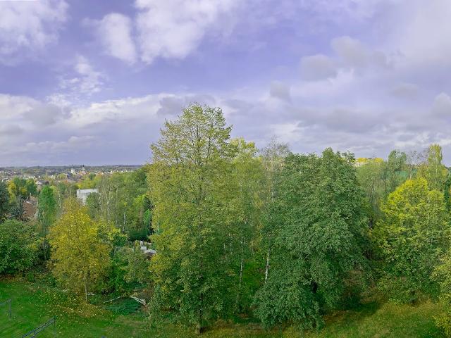 Hoch hinaus den Ausblick auf dem neuen Balkon genießen