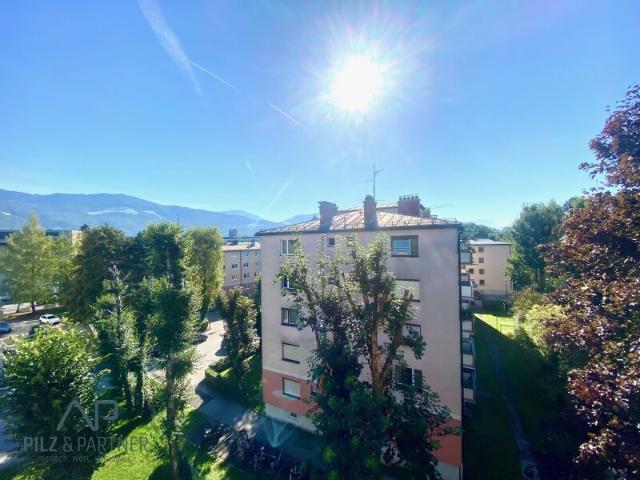 Hoch hinaus! Garconniere mit Sonnenloggia in Salzburg Süd