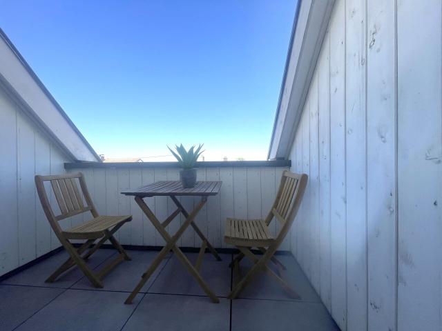 Hoch hinaus: Helle Wohnung mit Balkon in Baden Baden