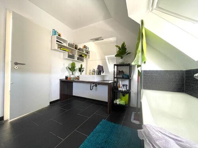 Hoch hinaus: Helle Wohnung mit Balkon in Baden Baden