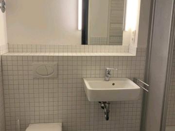 Hochgeschossige 4 Zimmer Wohnung mit Balkon in Frankfurt am Main, Voltastraße