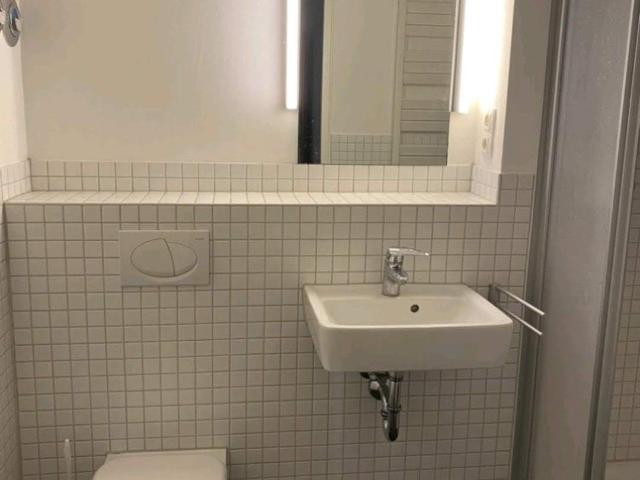 Hochgeschossige 4 Zimmer Wohnung mit Balkon in Frankfurt am Main, Voltastraße