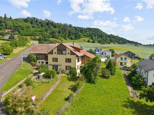 Hochpotentes Bauernhaus mit 3 Wohnungen auf großem Grundstück