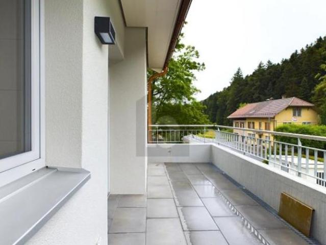 HOCHWERTIG MIT BALKON UND SICHT INS GRÜNE!