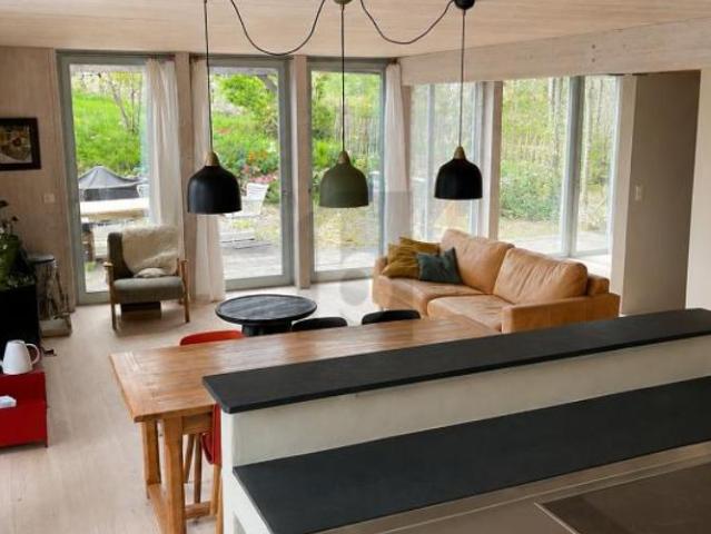 HOCHWERTIG MIT PERGOLA ZUM VERLIEBEN!