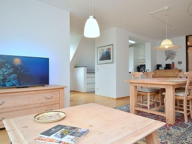 Hochwertig möblierte 2 Zimmer Wohnung mit Balkon und Garage in Nürnberg/ St. Jobst